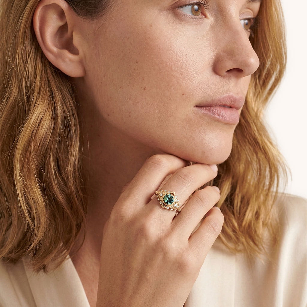Gnoce Nature-Inspired Leaf Round-Cut Engagement Ring_3
