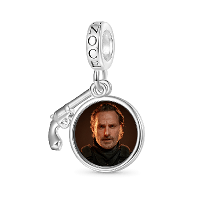 Colgante Rick Grimes y Pistola Python