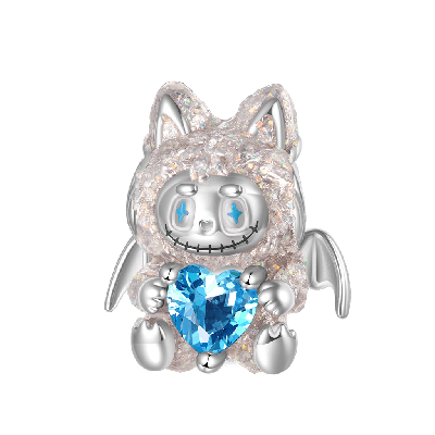 Charm de Muñeca Ángel Blanca de la Serie Pequeño Monstruo